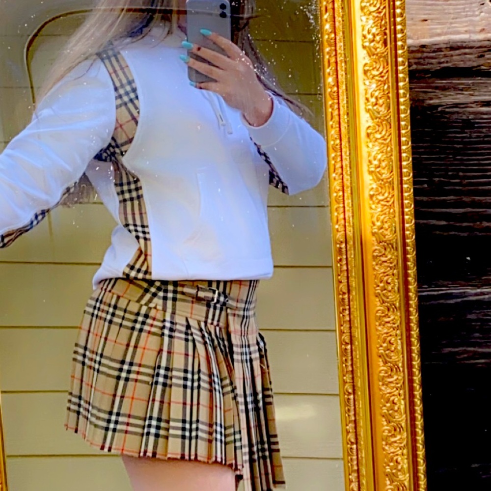 NEW BURBERRY SKIRT